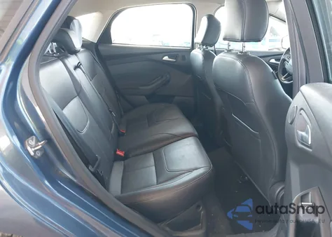 2018 Ford Focus Titanium z USA, uszkodzony, nr VIN 1FADP3N21JL230788